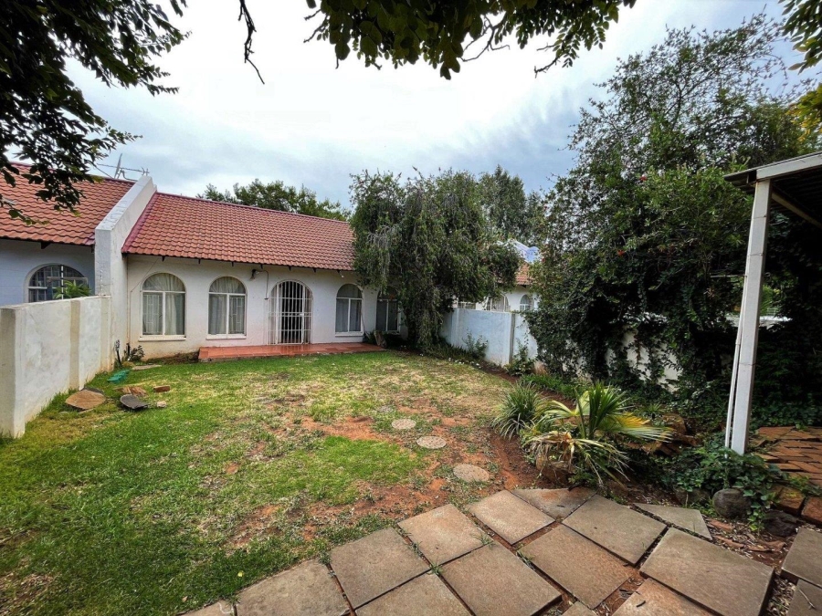 2 Bedroom Property for Sale in Langenhovenpark Free State